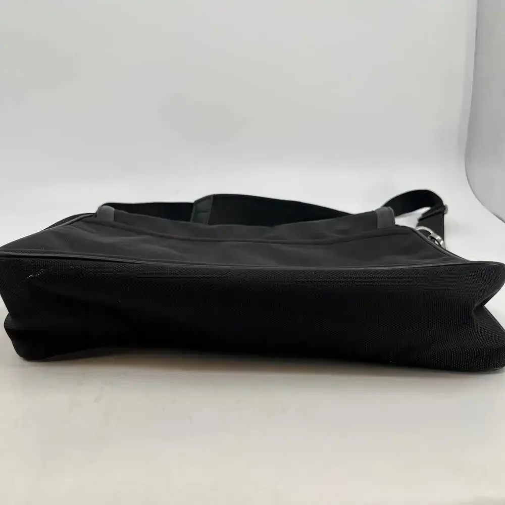 Kenneth Cole Black Adjustable Messenger Laptop Bag | Classic Design
